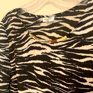DKNY zebra stripe top sz M